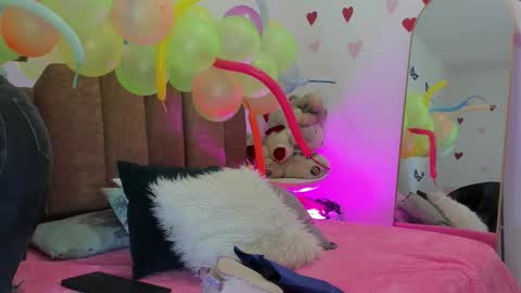 Snapshot of lovequeen02 chatting on March 3, 11:55 am L O V E  online show from March 3, 11:55 am