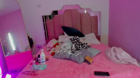 Snapshot of lovequeen02 chatting on March 5, 11:49 am L O V E  online show from March 5, 11:49 am