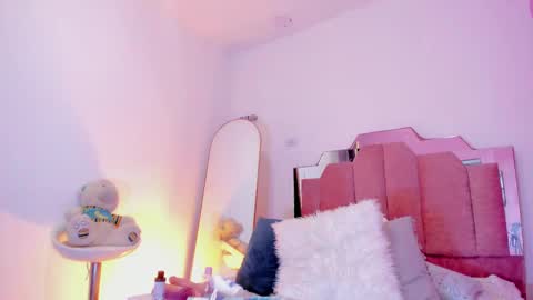 Snapshot of lovequeen02 chatting on March 9, 5:49 pm L O V E  online show from March 9, 5:49 pm