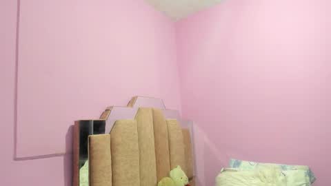 Snapshot of lovequeen02 chatting on September 9, 11:43 am L O V E  online show from September 9, 11:43 am