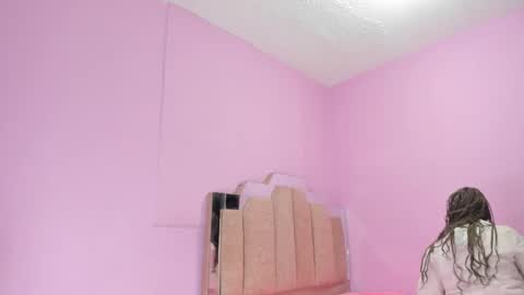 Snapshot of lovequeen02 chatting on September 11, 11:32 am L O V E  online show from September 11, 11:32 am