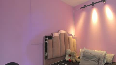 Snapshot of lovequeen02 chatting on September 27, 11:48 am L O V E  online show from September 27, 11:48 am