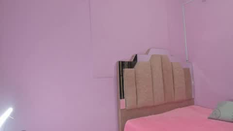 Snapshot of lovequeen02 chatting on October 3, 12:02 pm L O V E  online show from October 3, 12:02 pm