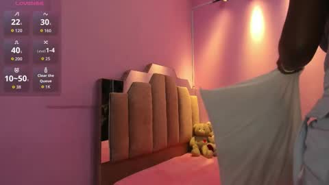 L O V E  online show from December 22, 12:13 pm