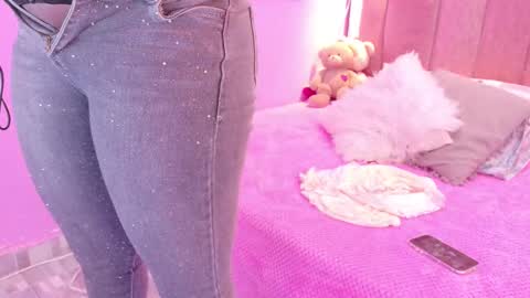 L O V E  online show from March 6, 12:01 pm