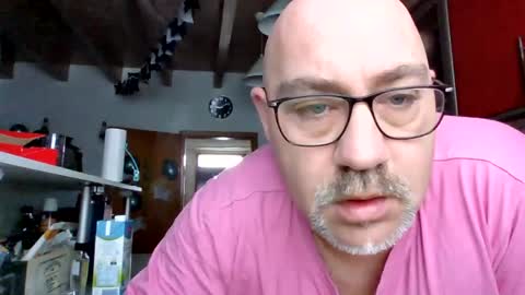 Snapshot of lover010983 chatting on February 16, 8:10 am lover010983 online show from February 16, 8:10 am