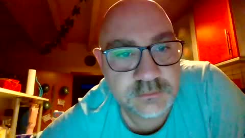 Snapshot of lover010983 chatting on February 18, 5:53 am lover010983 online show from February 18, 5:53 am