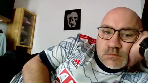 Snapshot of lover010983 chatting on February 26, 12:36 pm lover010983 online show from February 26, 12:36 pm