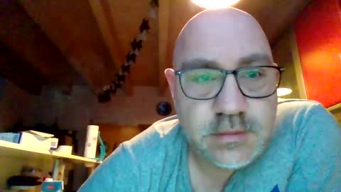 Snapshot of lover010983 chatting on March 11, 5:49 am lover010983 online show from March 11, 5:49 am