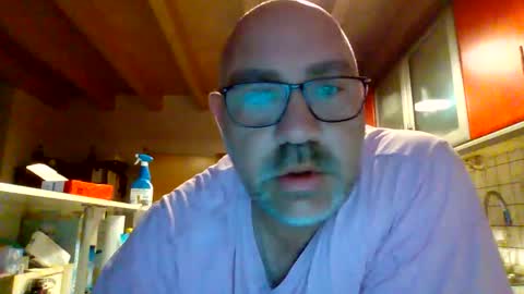 Snapshot of lover010983 chatting on September 16, 5:08 am lover010983 online show from September 16, 5:08 am