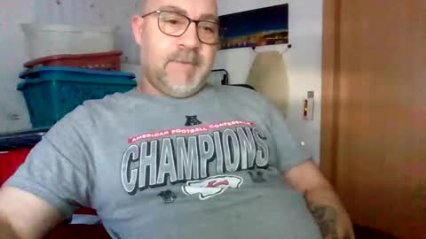 lover010983 online show from February 5, 11:37 am