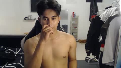 Snapshot of loverboyph04 chatting on October 22, 7:08 am loverboyph04 online show from October 22, 7:08 am