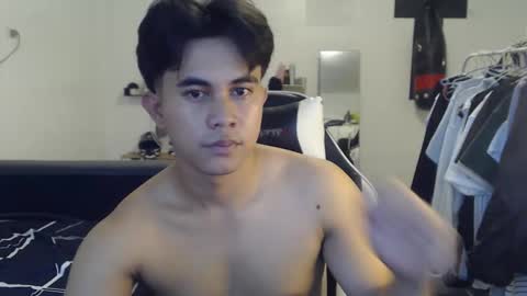 Snapshot of loverboyph04 chatting on November 13, 3:49 am loverboyph04 online show from November 13, 3:49 am