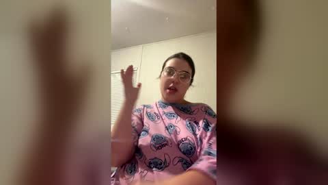 lovergirl6579 online show from June 7, 7:28 pm