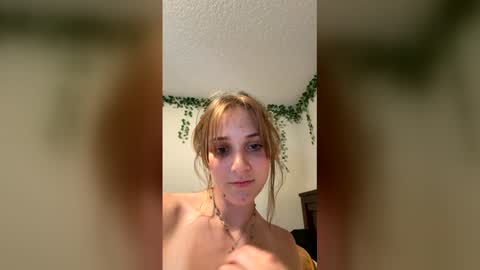 Snapshot of lovergirll1717 chatting on June 4, 8:15 pm lovergirll1717 online show from June 4, 8:15 pm