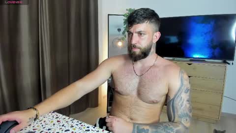 Snapshot of lovermike_ chatting on June 25, 8:35 pm Mike online show from June 25, 8:35 pm