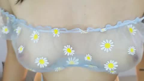 Snapshot of lovers_clover_x chatting on March 2, 1:41 am Lovers Clover X online show from March 2, 1:41 am