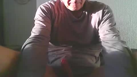 lovs2cum4u online show from November 21, 8:46 am