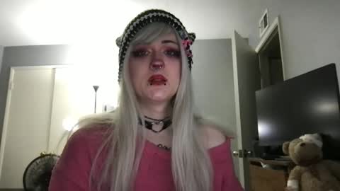 lovesickcassie online show from May 12, 10:40 pm