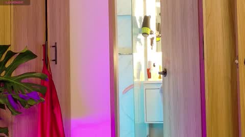 LovesKingdom online show from February 7, 4:33 pm