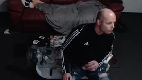 Snapshot of loveslick583698 chatting on February 15, 5:51 am Lovetlick online show from February 15, 5:51 am