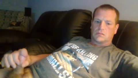 Snapshot of lovetocum37 chatting on May 18, 2:07 am lovetocum37 online show from May 18, 2:07 am