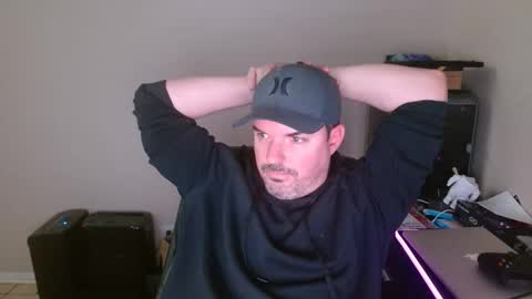 Snapshot of lovetofps chatting on February 9, 2:26 am Love2Game online show from February 9, 2:26 am