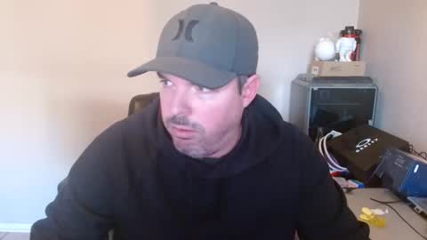 Snapshot of lovetofps chatting on February 18, 12:06 am Love2Game online show from February 18, 12:06 am