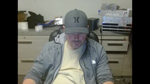 Snapshot of lovetofps chatting on March 31, 2:13 am Love2Game online show from March 31, 2:13 am