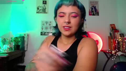 Snapshot of loving_alma chatting on November 24, 2:11 am loving_alma online show from November 24, 2:11 am