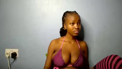 lovly_lastborn online show from March 6, 8:44 am