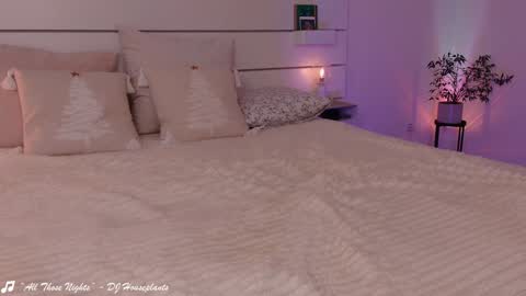    .       online show from January 26, 12:01 pm