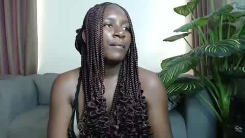 loyalcutie online show from January 7, 4:39 am