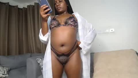 loyalcutie online show from February 4, 4:18 am