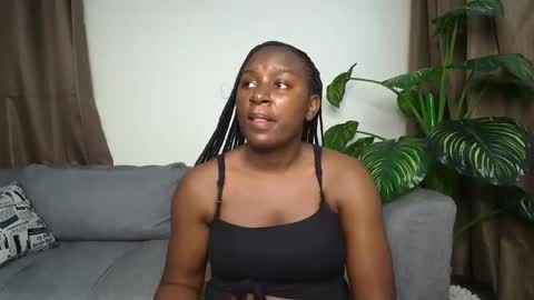 loyalcutie online show from March 13, 3:57 am