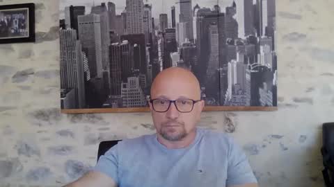 Snapshot of lrda49 chatting on May 15, 7:59 am Espigle online show from May 15, 7:59 am