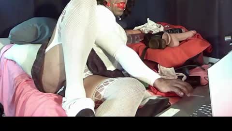 Snapshot of ltlstuborn chatting on December 4, 10:13 am Delany online show from December 4, 10:13 am