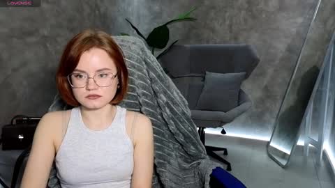 Snapshot of lu_muon chatting on February 3, 4:35 am lu_muon online show from February 3, 4:35 am