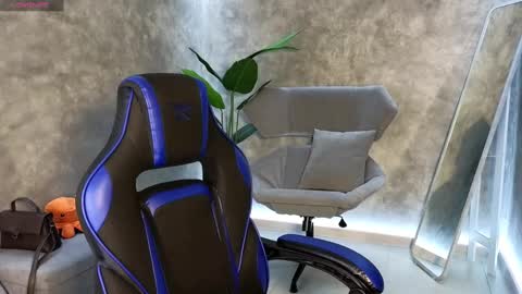 Snapshot of lu_muon chatting on February 4, 1:34 am lu_muon online show from February 4, 1:34 am