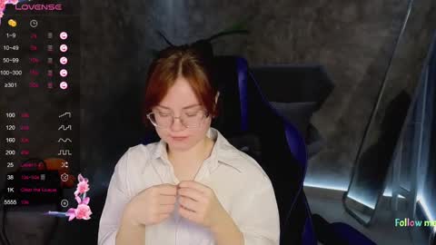 Snapshot of lu_muon chatting on February 5, 2:08 am lu_muon online show from February 5, 2:08 am