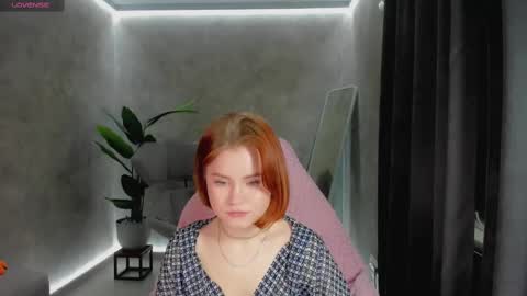 Snapshot of lu_muon chatting on February 10, 1:24 am lu_muon online show from February 10, 1:24 am