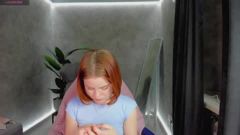 Snapshot of lu_muon chatting on February 10, 4:30 am lu_muon online show from February 10, 4:30 am