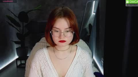 Snapshot of lu_muon chatting on February 13, 7:24 am lu_muon online show from February 13, 7:24 am