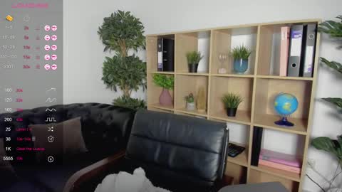 Snapshot of lu_muon chatting on February 21, 7:23 am lu_muon online show from February 21, 7:23 am