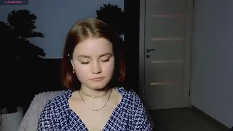 Snapshot of lu_muon chatting on February 25, 7:20 am lu_muon online show from February 25, 7:20 am