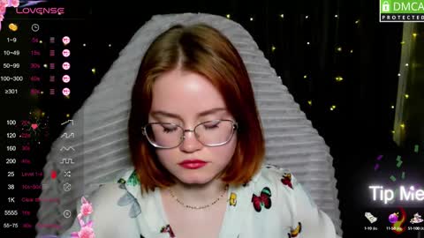 Snapshot of lu_muon chatting on March 1, 4:47 am lu_muon online show from March 1, 4:47 am