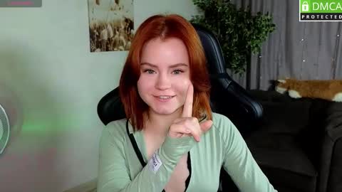 Snapshot of lu_muon chatting on October 11, 1:38 am lu_muon online show from October 11, 1:38 am