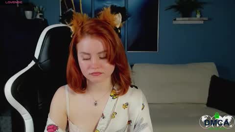 Snapshot of lu_muon chatting on October 25, 1:35 am lu_muon online show from October 25, 1:35 am