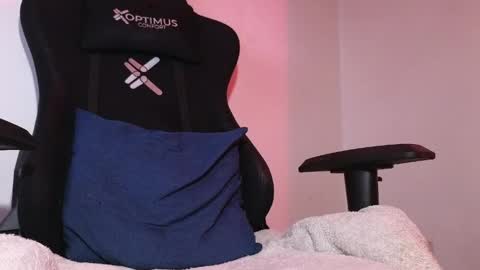   online show from April 20, 3:48 pm