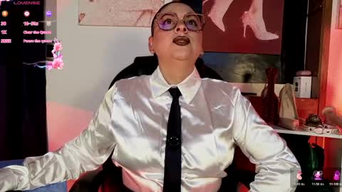 luanadabbraccio_ online show from May 7, 2:44 pm